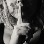 Da oggi entra in vigore il «Codice Rosso»; “modifiche al Codice Penale, al Codice di Procedura Penale e altre disposizioni in materia di tutela delle vittime di violenza domestica e di genere”. Inasprimenti delle pene e introduzione di nuove fattispecie di reato